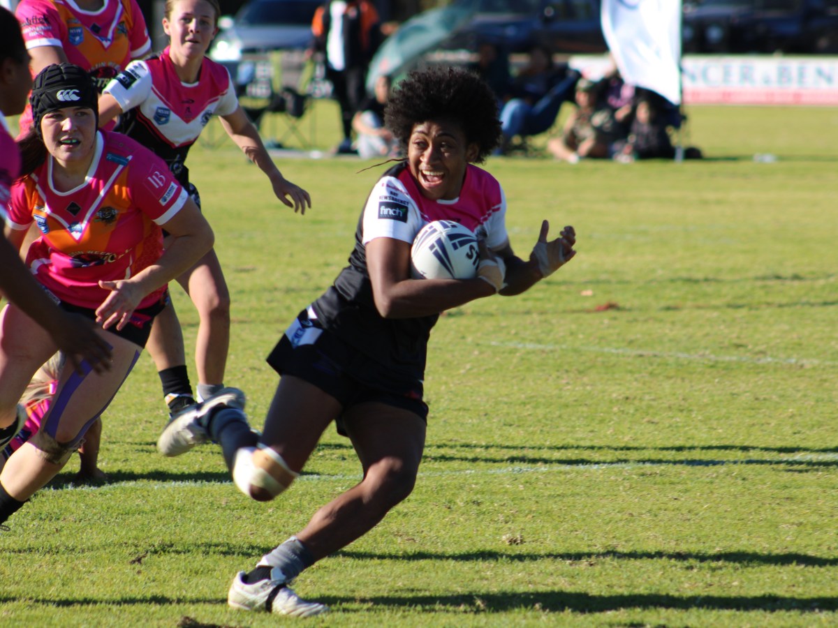 Hay Magpies women topple Waratah Tigers in league tag and tackle clashes